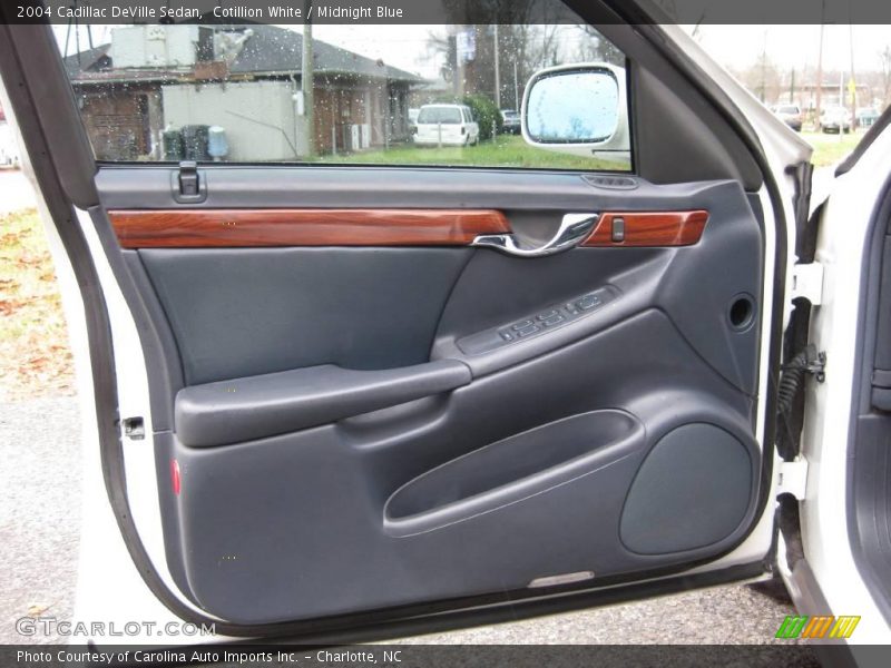Cotillion White / Midnight Blue 2004 Cadillac DeVille Sedan