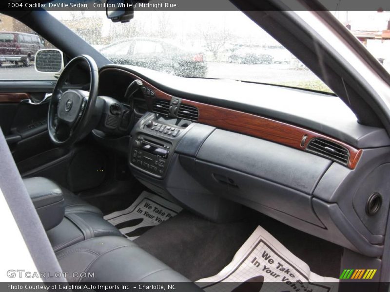 Cotillion White / Midnight Blue 2004 Cadillac DeVille Sedan