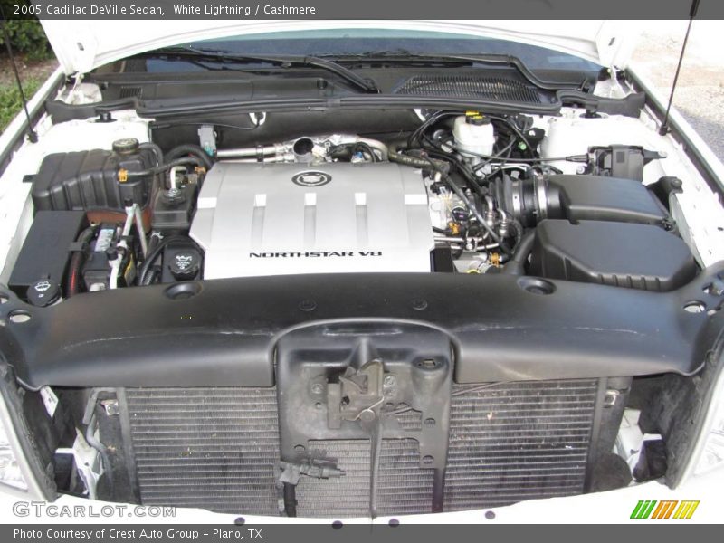 White Lightning / Cashmere 2005 Cadillac DeVille Sedan