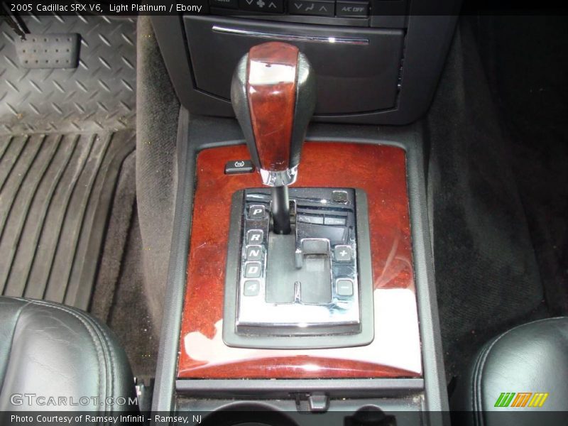 Light Platinum / Ebony 2005 Cadillac SRX V6