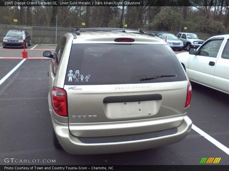 Linen Gold Metallic / Dark Khaki/Light Graystone 2005 Dodge Grand Caravan SE