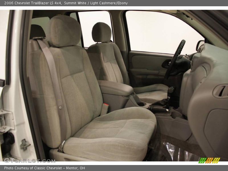 Summit White / Light Cashmere/Ebony 2006 Chevrolet TrailBlazer LS 4x4