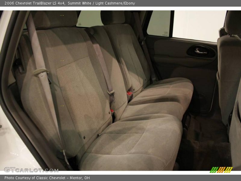 Summit White / Light Cashmere/Ebony 2006 Chevrolet TrailBlazer LS 4x4