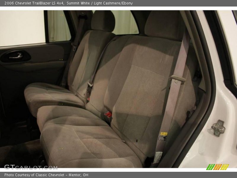 Summit White / Light Cashmere/Ebony 2006 Chevrolet TrailBlazer LS 4x4