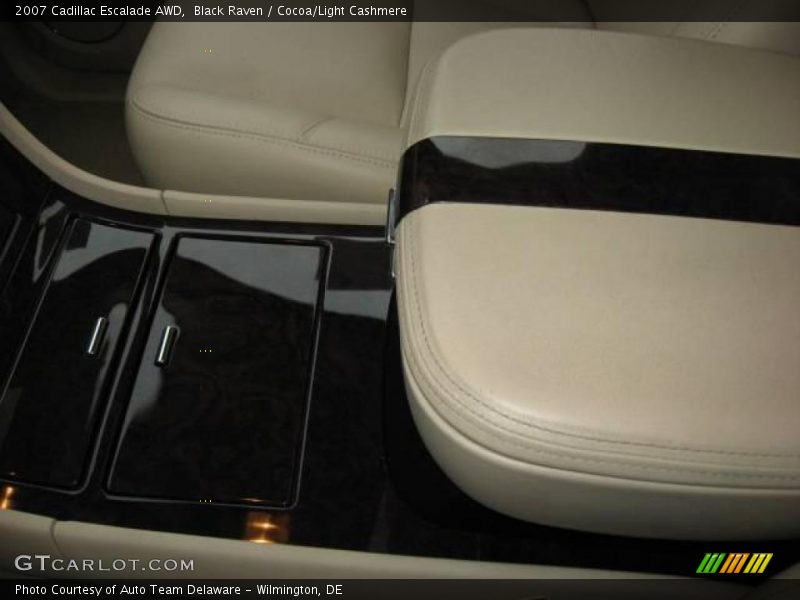 Black Raven / Cocoa/Light Cashmere 2007 Cadillac Escalade AWD