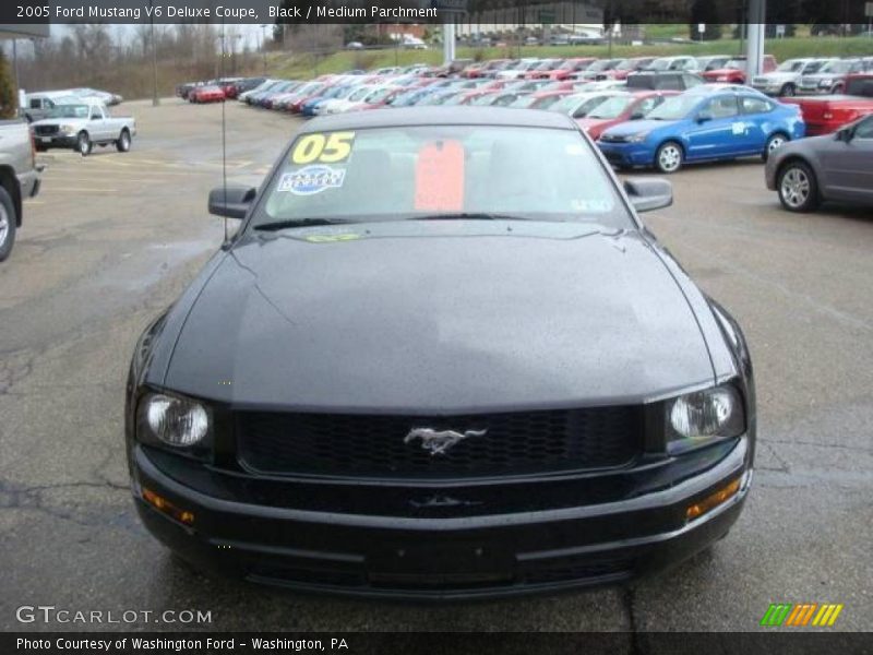 Black / Medium Parchment 2005 Ford Mustang V6 Deluxe Coupe