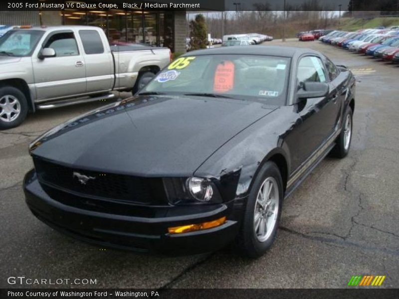 Black / Medium Parchment 2005 Ford Mustang V6 Deluxe Coupe