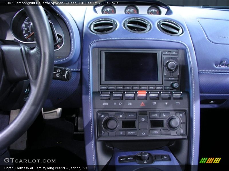 Controls of 2007 Gallardo Spyder E-Gear