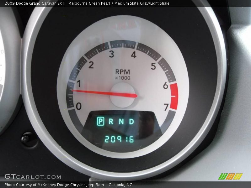 Melbourne Green Pearl / Medium Slate Gray/Light Shale 2009 Dodge Grand Caravan SXT