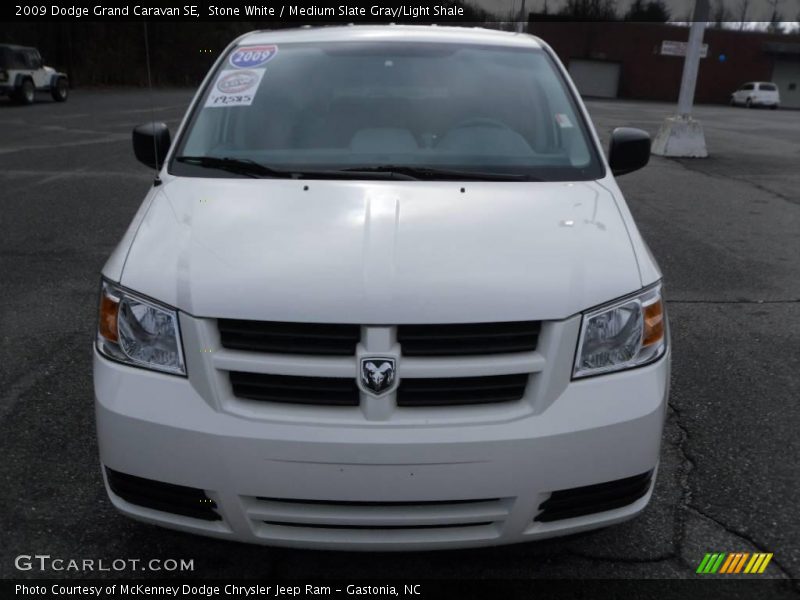 Stone White / Medium Slate Gray/Light Shale 2009 Dodge Grand Caravan SE