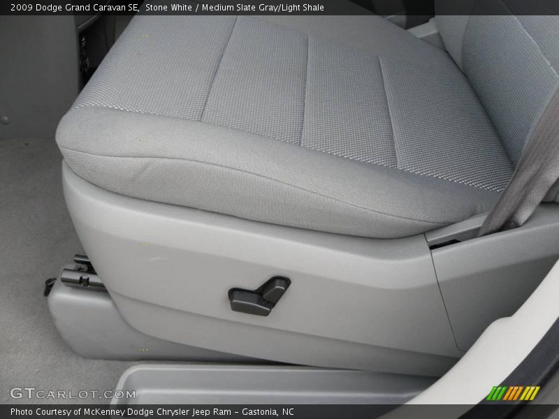 Stone White / Medium Slate Gray/Light Shale 2009 Dodge Grand Caravan SE