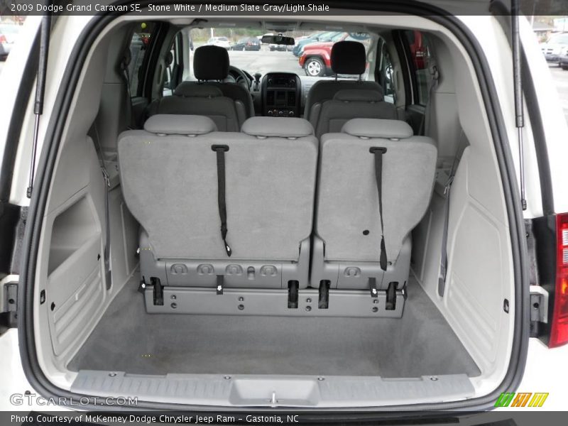 Stone White / Medium Slate Gray/Light Shale 2009 Dodge Grand Caravan SE
