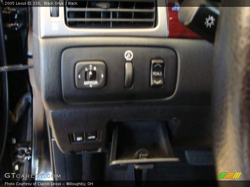 Black Onyx / Black 2005 Lexus ES 330