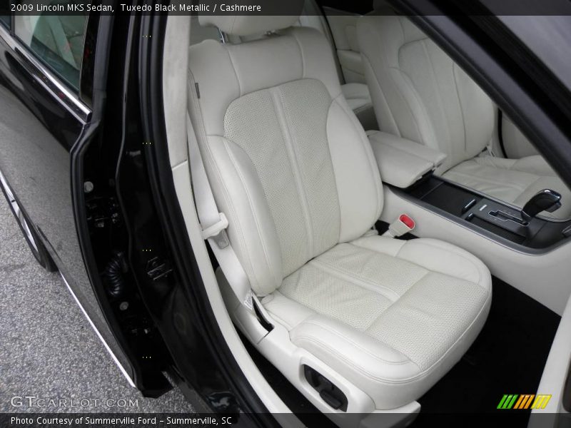 Tuxedo Black Metallic / Cashmere 2009 Lincoln MKS Sedan