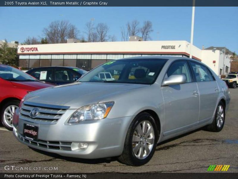 Titanium Metallic / Graphite Gray 2005 Toyota Avalon XLS