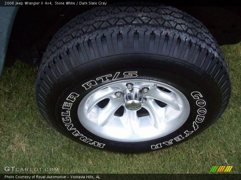 Stone White / Dark Slate Gray 2006 Jeep Wrangler X 4x4