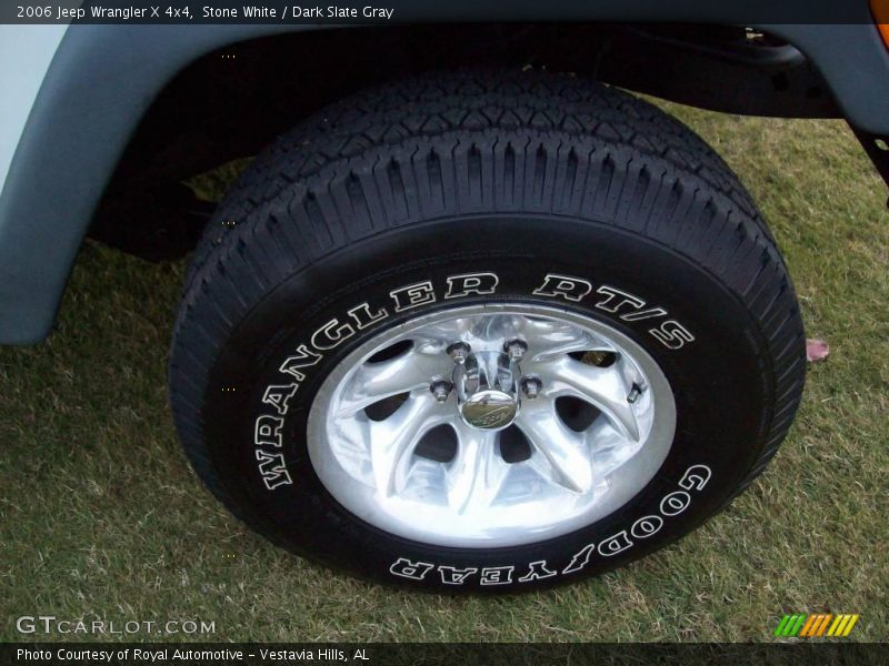 Stone White / Dark Slate Gray 2006 Jeep Wrangler X 4x4