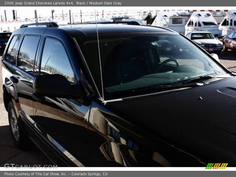 Black / Medium Slate Gray 2006 Jeep Grand Cherokee Laredo 4x4