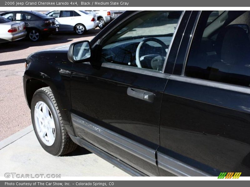 Black / Medium Slate Gray 2006 Jeep Grand Cherokee Laredo 4x4