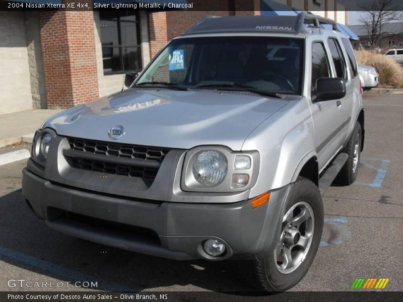 Silver Lightning Metallic / Charcoal 2004 Nissan Xterra XE 4x4