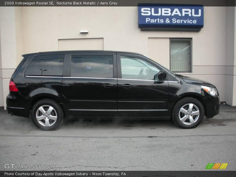 Nocturne Black Metallic / Aero Grey 2009 Volkswagen Routan SE