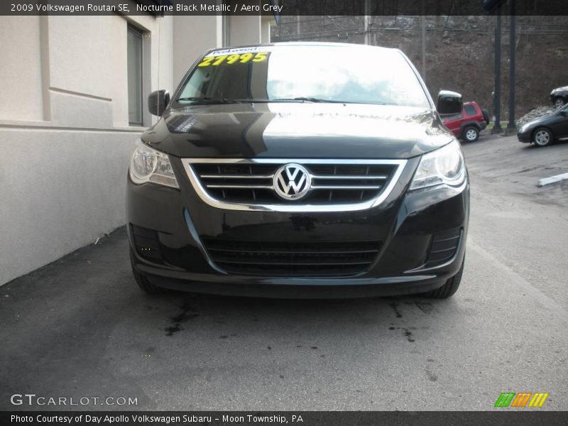 Nocturne Black Metallic / Aero Grey 2009 Volkswagen Routan SE