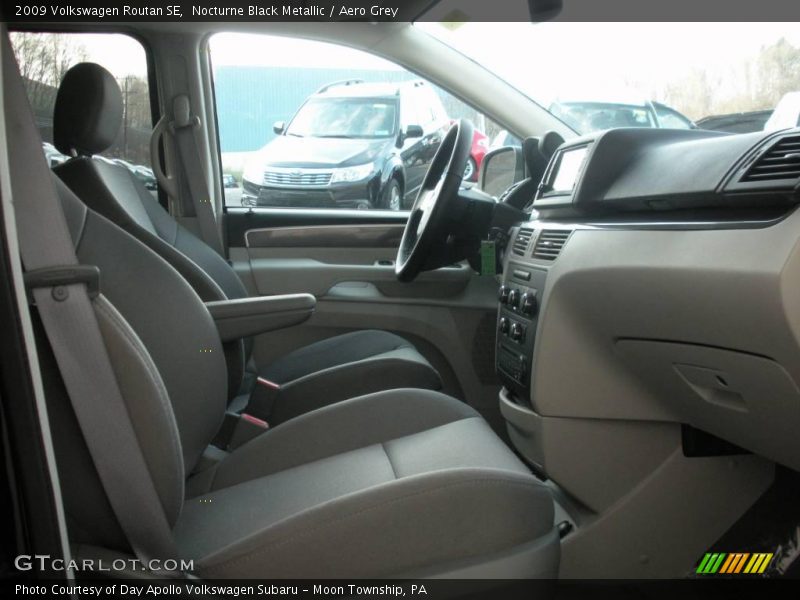 Nocturne Black Metallic / Aero Grey 2009 Volkswagen Routan SE