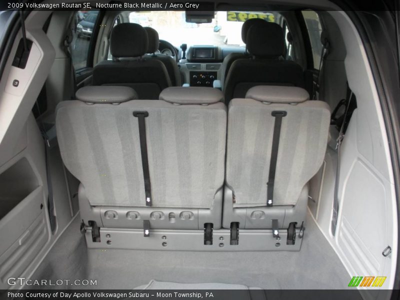 Nocturne Black Metallic / Aero Grey 2009 Volkswagen Routan SE