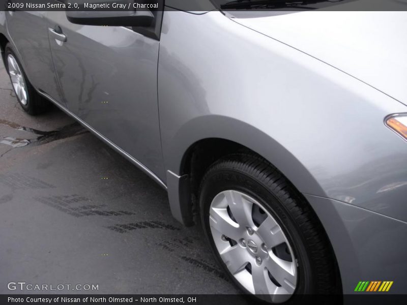 Magnetic Gray / Charcoal 2009 Nissan Sentra 2.0