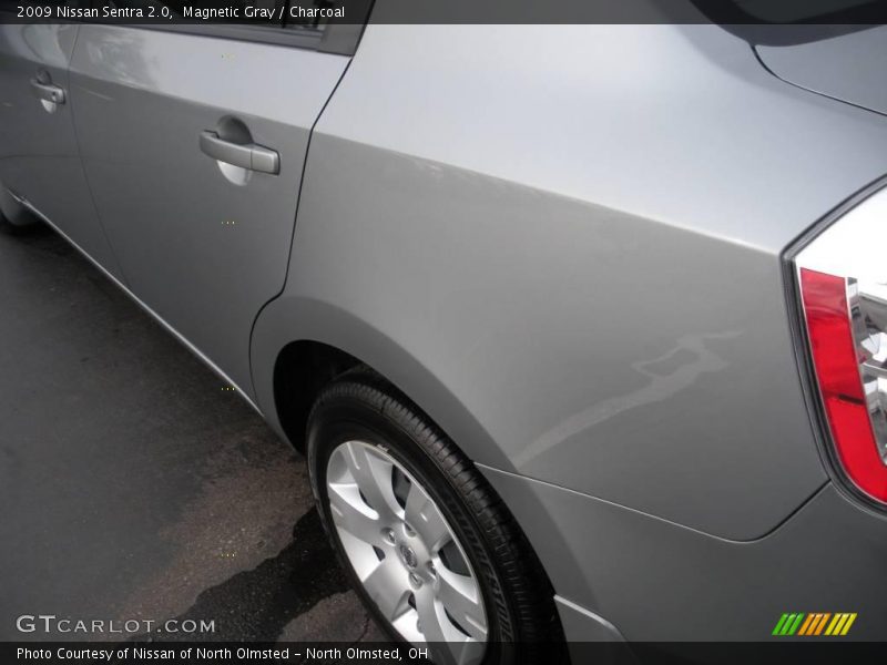 Magnetic Gray / Charcoal 2009 Nissan Sentra 2.0