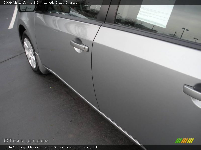 Magnetic Gray / Charcoal 2009 Nissan Sentra 2.0