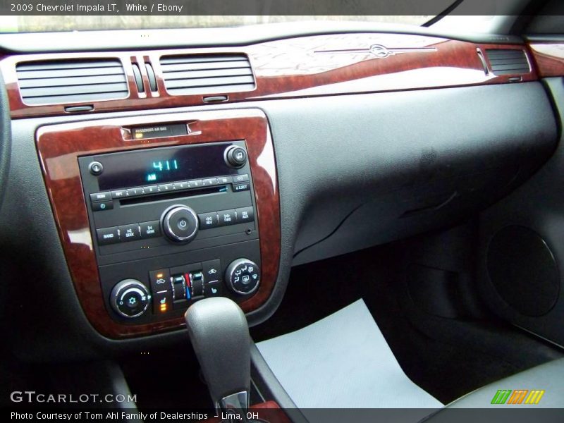 White / Ebony 2009 Chevrolet Impala LT