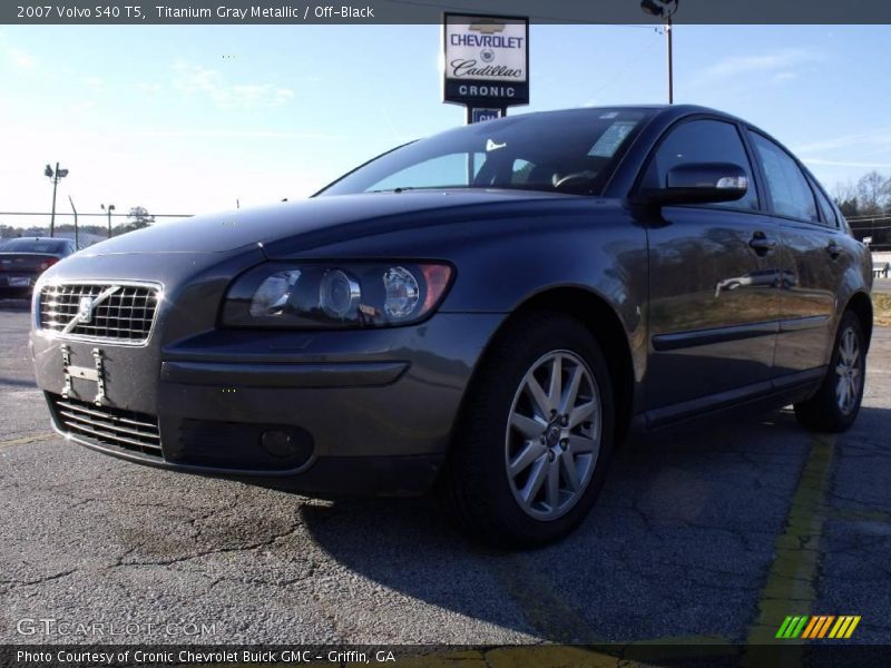 Titanium Gray Metallic / Off-Black 2007 Volvo S40 T5