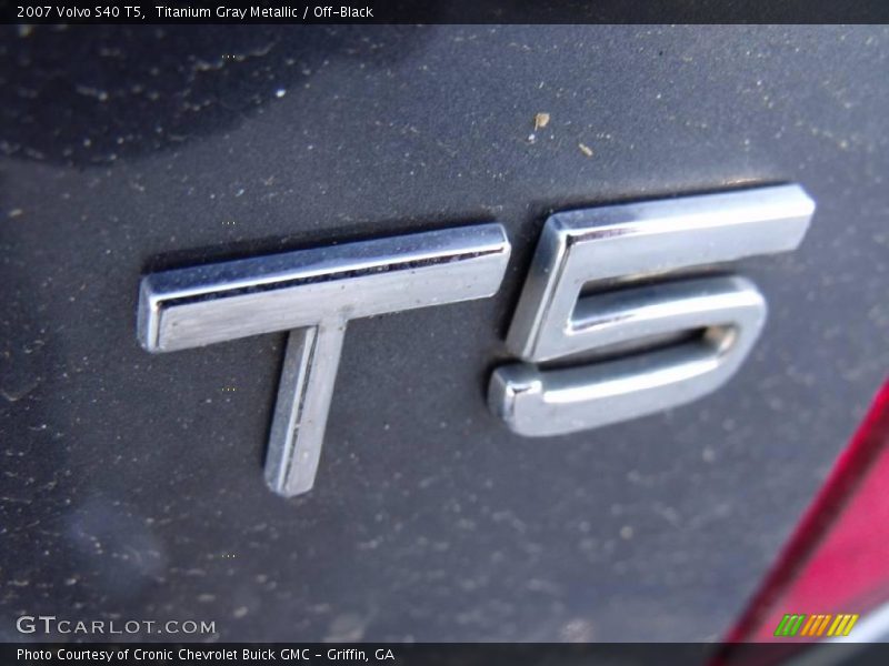 Titanium Gray Metallic / Off-Black 2007 Volvo S40 T5