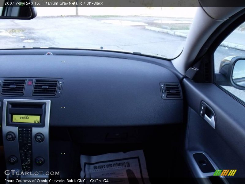 Titanium Gray Metallic / Off-Black 2007 Volvo S40 T5