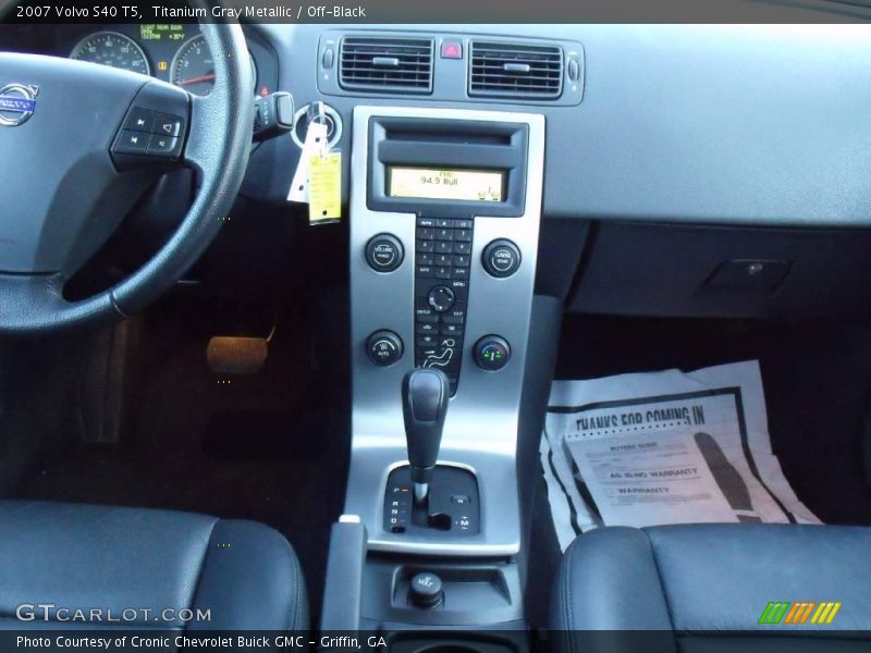 Titanium Gray Metallic / Off-Black 2007 Volvo S40 T5
