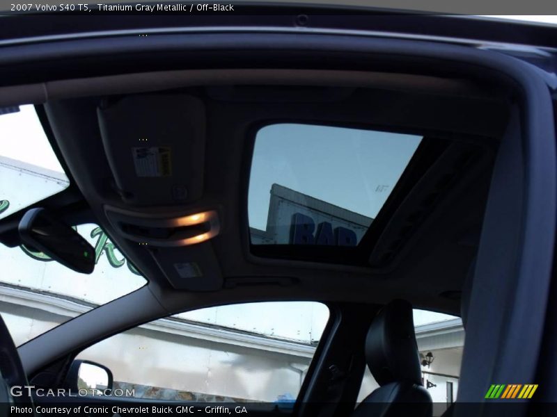 Titanium Gray Metallic / Off-Black 2007 Volvo S40 T5