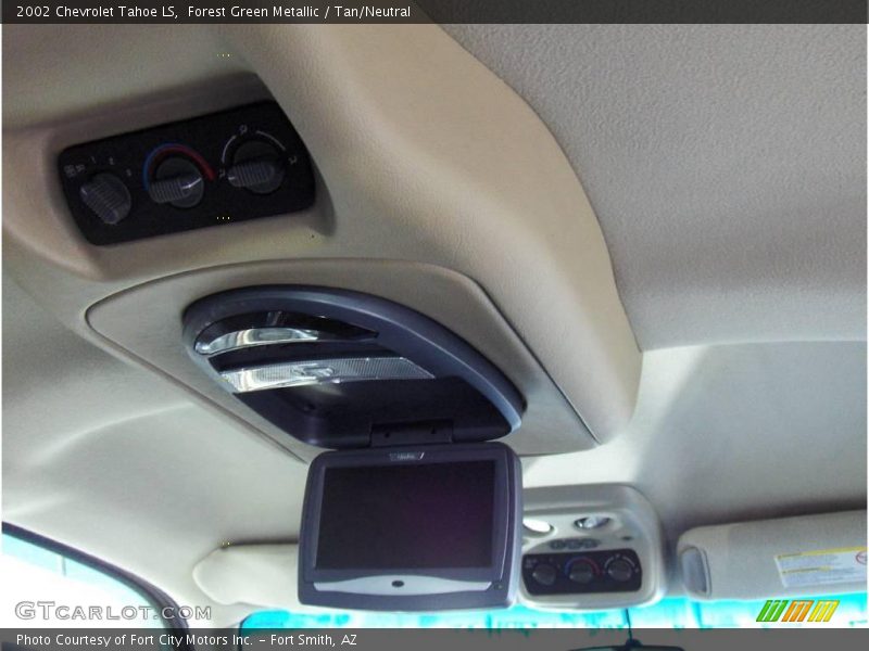 Forest Green Metallic / Tan/Neutral 2002 Chevrolet Tahoe LS