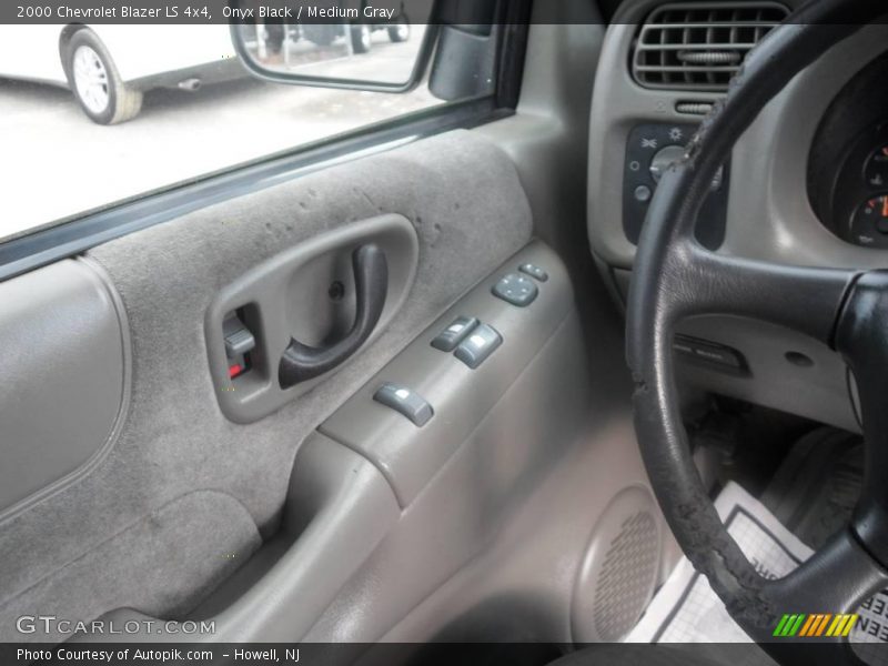 Onyx Black / Medium Gray 2000 Chevrolet Blazer LS 4x4