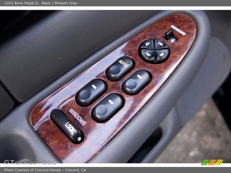 Black / Medium Gray 2003 Buick Regal LS
