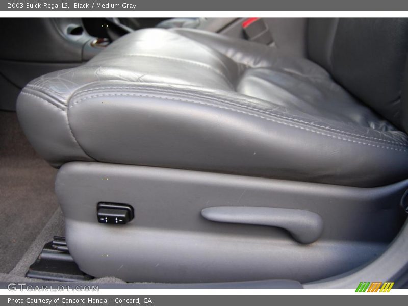 Black / Medium Gray 2003 Buick Regal LS