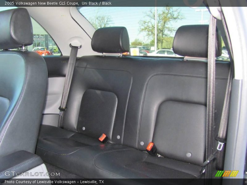 Uni Black / Black 2005 Volkswagen New Beetle GLS Coupe