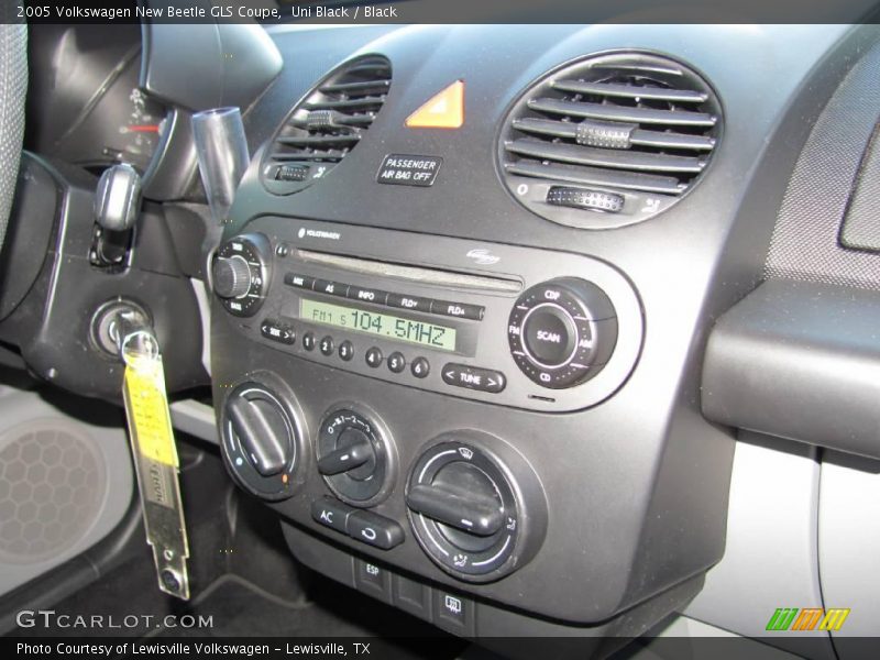 Uni Black / Black 2005 Volkswagen New Beetle GLS Coupe
