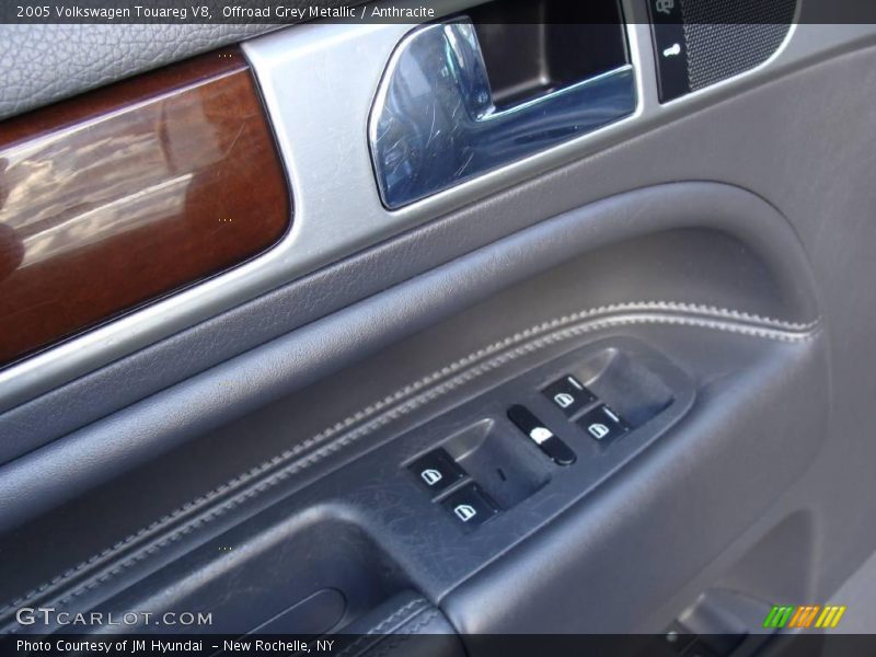 Offroad Grey Metallic / Anthracite 2005 Volkswagen Touareg V8