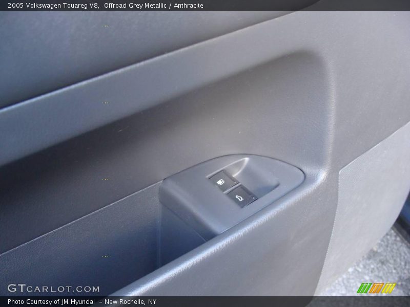 Offroad Grey Metallic / Anthracite 2005 Volkswagen Touareg V8