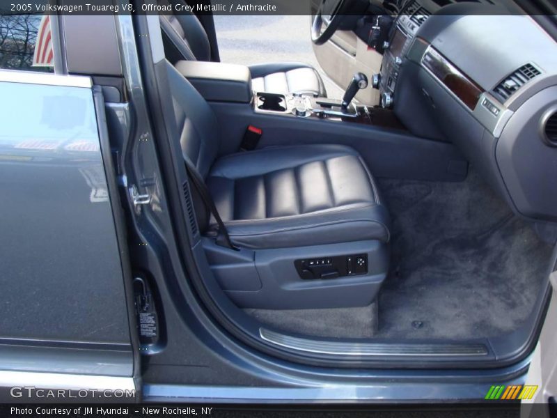 Offroad Grey Metallic / Anthracite 2005 Volkswagen Touareg V8
