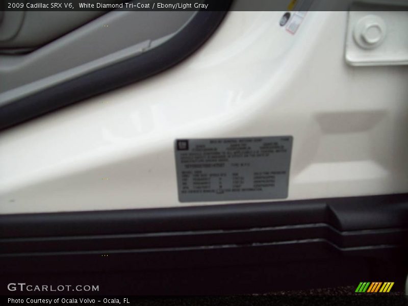 White Diamond Tri-Coat / Ebony/Light Gray 2009 Cadillac SRX V6