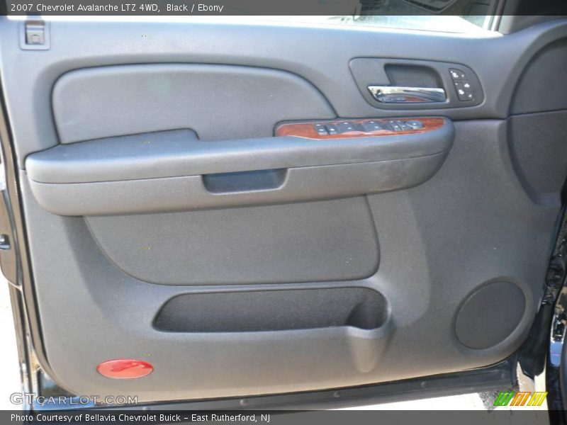 Black / Ebony 2007 Chevrolet Avalanche LTZ 4WD