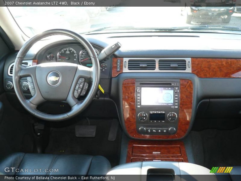 Black / Ebony 2007 Chevrolet Avalanche LTZ 4WD