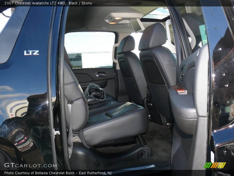 Black / Ebony 2007 Chevrolet Avalanche LTZ 4WD